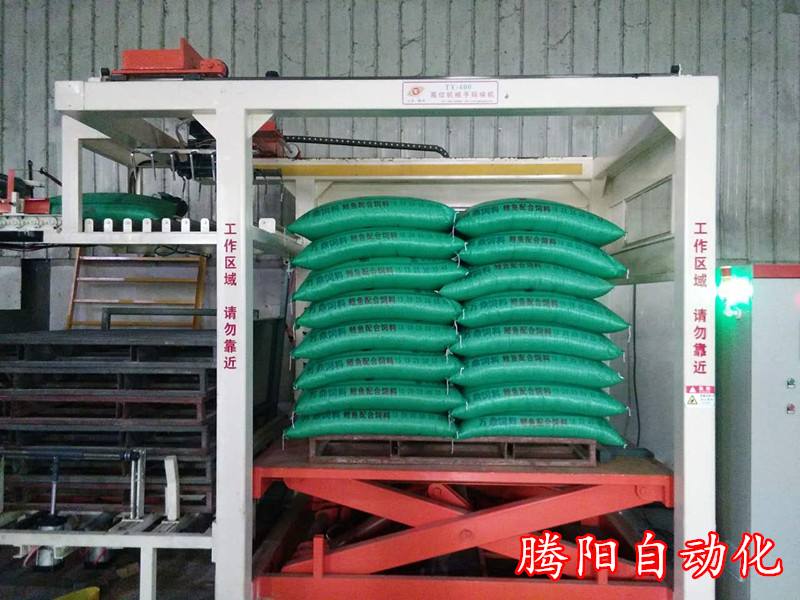 自動碼垛機(jī)完全可以滿足兩條生產(chǎn)線的碼垛需求