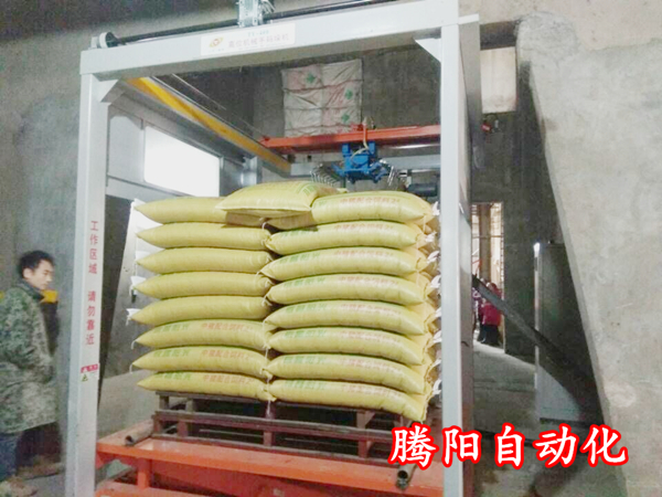 全自動碼垛機(jī)械手能夠?yàn)楣I(yè)自動化提供解決方案