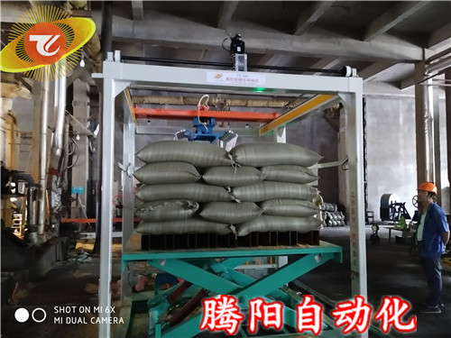 全自動(dòng)碼垛機(jī)收官包裝流水線作業(yè)(圖文)