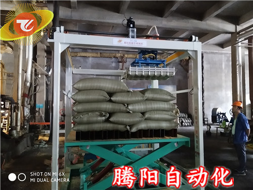 全自動(dòng)碼垛機(jī)讓用戶使用起來更放心和安心