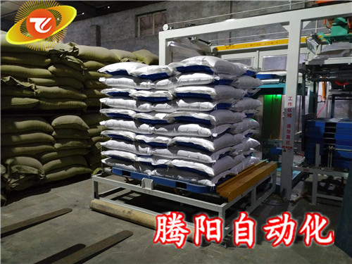 高位碼垛機(jī)相對于人工而言的優(yōu)勢 　　