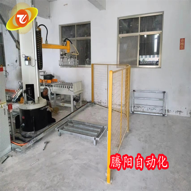 應(yīng)用于中小型企業(yè)的立柱碼垛機